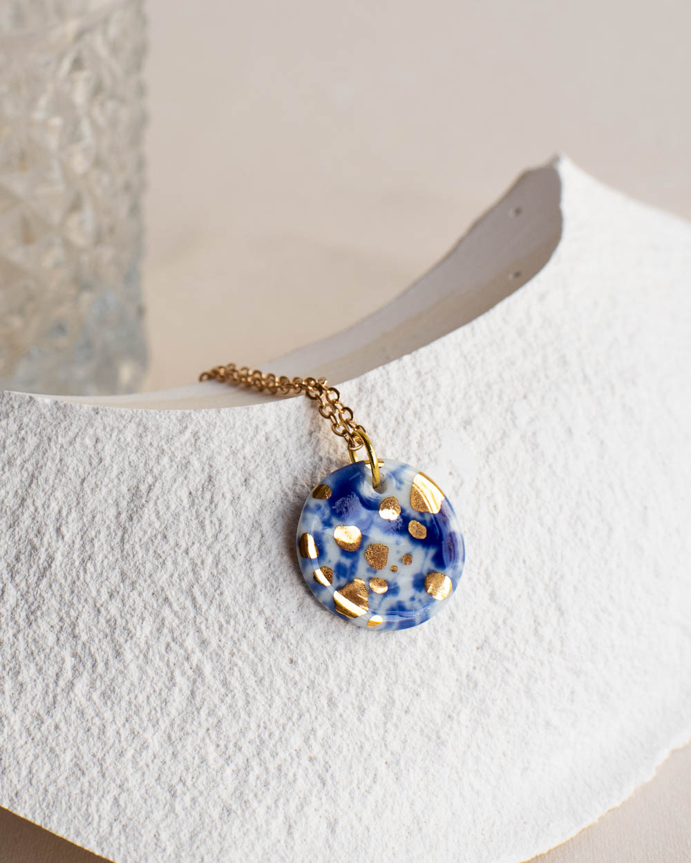 zawieszka porcelanowa, błękitna, złote piegi