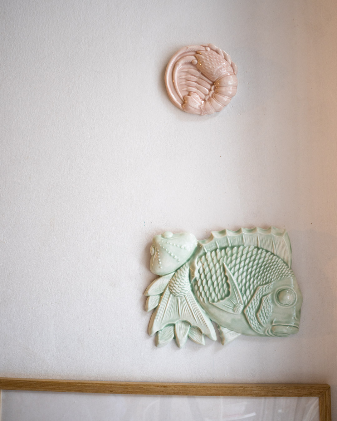 ryba na ścianę TAI z muszlą i liśćmi bambusa, celadonowa zieleń - PREORDER - obrazek 9