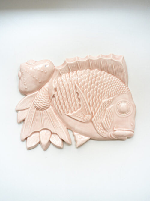 ryba na ścianę TAI z muszlą i liśćmi bambusa, różowa