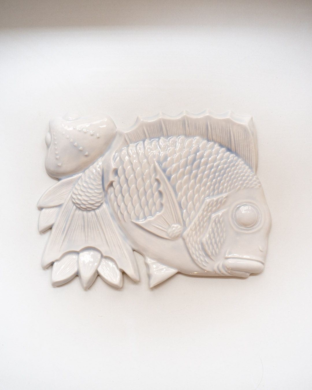 wall sculpture TAI fish with a shell and bamboo, celadon green (Kopia) (Kopia) - obrazek 2