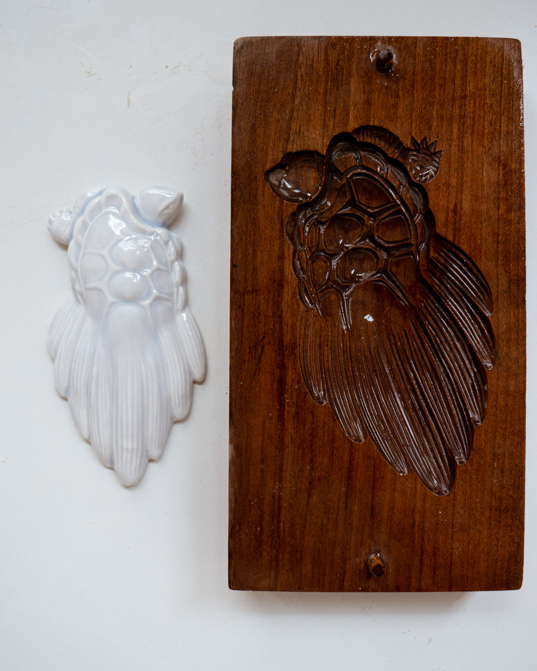 porcelain wall sculpture Turtle MINOGAME, cobalt blue (Kopia) - obrazek 9